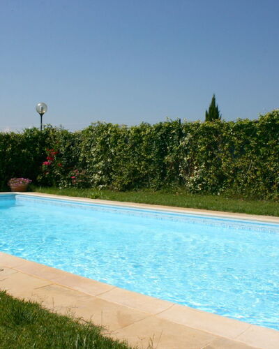 Casa Clementina: L'Eau, Plante, Ciel, Piscine, Rectangle, Lot Terre, Ombre, Herbe, Arbre, Loisir