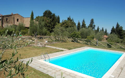 Appartamento Beatrice: Piscine, Propriété, Maison, Immobilier, Villa, Bâtiment, Biens, Herbe, Arbre, Loisir