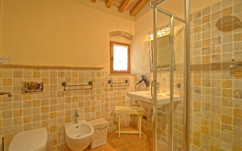 Arturo: Salle De Bains, Pièce, Propriété, Tuile, Bâtiment, Immobilier, Design Intérieur, Maison, Architecture, Biens