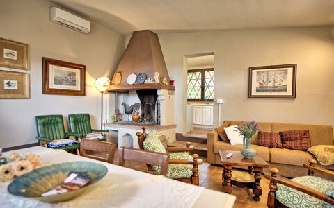 Casa Ovile: Table, Cadre, Meubles, Canapé, Propriété, Design Intérieur, Bois, Chaise, Confort, Salon