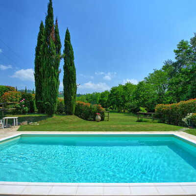 Casa Ovile: L'Eau, Plante, Ciel, Jour, Nuage, Propriété, Piscine, Vert, Bleu Azur, Arbre