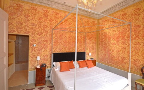 Villa Gubbio: Pièce, Lit, Propriété, Chambre, Meubles, Design Intérieur, Bâtiment, Mur, Plafond, Suite