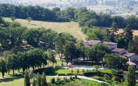 Villa Gubbio: Paysage Naturel, Arbre, Station De Montagne, Zone Résidentielle, Paysage, Ciel, Zone Rurale, Herbe, Biens, Colline