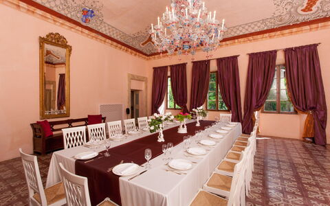 Villa Gubbio: Pièce, Propriété, Bâtiment, Hall De Fonction, Design Intérieur, Restaurant, Salle À Manger, Immobilier, Meubles, Plafond