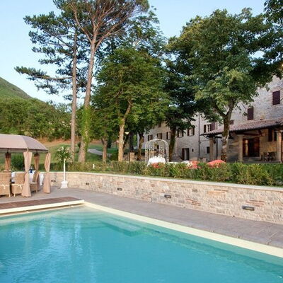 Villa Gubbio: Piscine, Propriété, Maison, Bâtiment, Biens, Immobilier, Domicile, Villa, Recours, Loisir