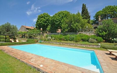 Manciano: Piscine, Propriété, Immobilier, Herbe, Maison, Zone Résidentielle, Biens, Loisir, Bâtiment, Domicile