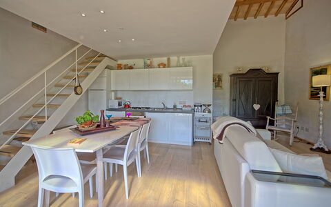 Capannino: Pièce, Propriété, Bâtiment, Design Intérieur, Meubles, Maison, Sol, Plafond, Grenier, Cuisine