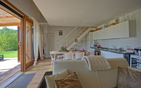 Capannino: Pièce, Propriété, Salon, Design Intérieur, Meubles, Bâtiment, Maison, Plafond, Immobilier, Domicile