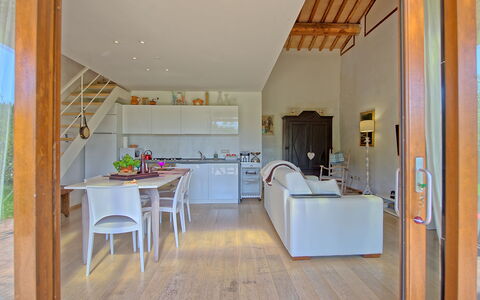 Capannino: Pièce, Propriété, Bâtiment, Maison, Meubles, Design Intérieur, Sol, Immobilier, Salle À Manger, Table