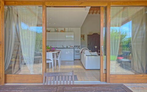 Capannino: Propriété, Pièce, Maison, Bâtiment, Porte, Meubles, Design Intérieur, Domicile, Accueil Porte, Immobilier