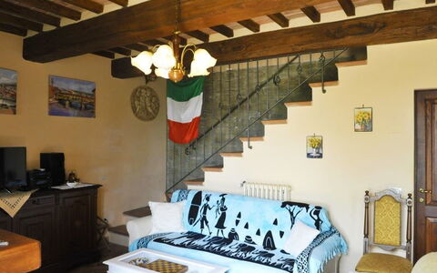 Casetta i Ciliegi: Propriété, Pièce, Bâtiment, Meubles, Design Intérieur, Maison, Immobilier, Plafond, Faisceau, Table