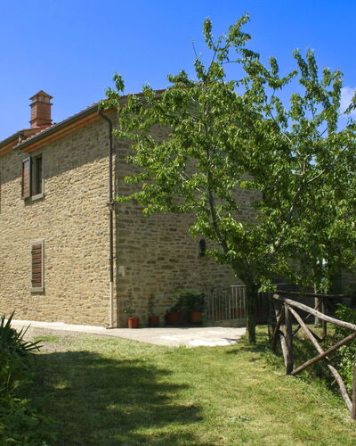Casetta i Ciliegi: Jardin, Chalet, Ferme, Ombre, Aménagement Paysager, Biens, Cour, Arrière-Cour, Mur De Pierre, Hacienda