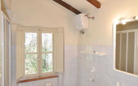 Casamare: Salle De Bains, Propriété, Pièce, Plafond, Maison, Design Intérieur, Bâtiment, Daylighting, Domicile, Sol