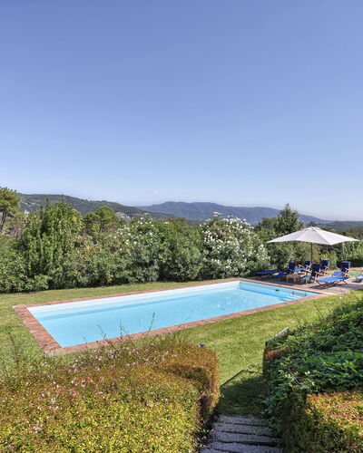 Le Pergole: Paysage Naturel, Propriété, Piscine, Immobilier, Réserve Naturelle, Biens, Maison, Paysage, Zone Rurale, Herbe