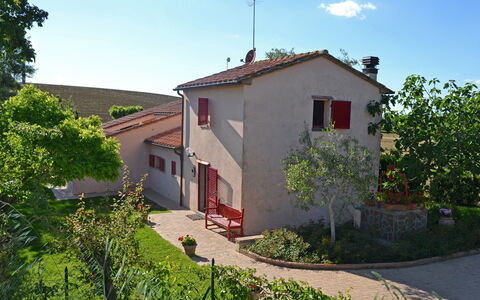 Casa Laura: Propriété, Maison, Zone Résidentielle, Bâtiment, Quartier, Domicile, Immobilier, Zone Rurale, Architecture, Lot Terre