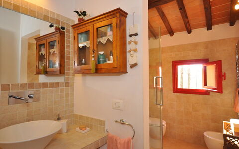 Casa Laura: Pièce, Salle De Bains, Propriété, Bâtiment, Design Intérieur, Maison, Plafond, Meubles, Immobilier, Sol