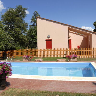 Casa Laura: Propriété, Maison, Bâtiment, Piscine, Immobilier, Domicile, Villa, Architecture, Zone Résidentielle, Façade