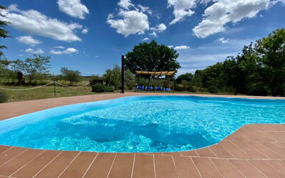 Funghi 2: L'Eau, Ciel, Nuage, Ressources En Eau, Piscine, Plante, Bleu Azur, Rectangle, Arbre, Ombre