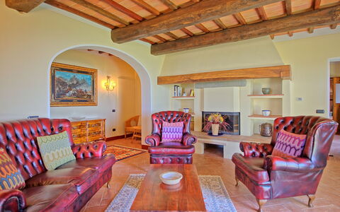 Villa Noceta: Pièce, Propriété, Salon, Meubles, Bâtiment, Maison, Design Intérieur, Immobilier, Domicile, Plafond