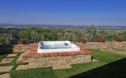 Villa Noceta: Plante, Ciel, Arbre, Lot Terre, Design Urbain, Herbe, Paysage, Rectangle, Horizon, Toit