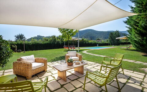 Le Vigne 6: Meubles, Propriété, Plante, Table, Ciel, Chaise, Arbre, Ombre, Mobilier De Jardin, Design Intérieur