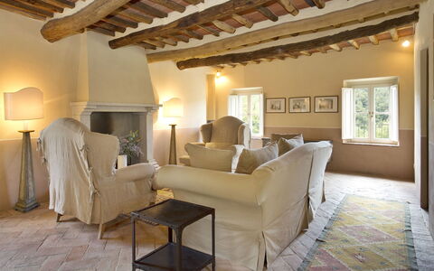 Angeloni: Propriété, Salon, Pièce, Meubles, Bâtiment, Design Intérieur, Plafond, Immobilier, Maison, Faisceau