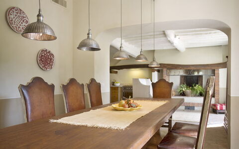 Angeloni: Pièce, Propriété, Design Intérieur, Plafond, Salle À Manger, Meubles, Bâtiment, Sol, Éclairage, Maison