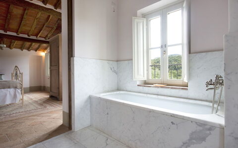 Angeloni: Propriété, Pièce, Sol, Bâtiment, Design Intérieur, Salle De Bains, Tuile, Maison, Architecture, Mur