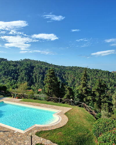 Il Gualdo: Propriété, Piscine, Paysage Naturel, Réserve Naturelle, Immobilier, Biens, Maison, L'Eau, Vacances, Ciel