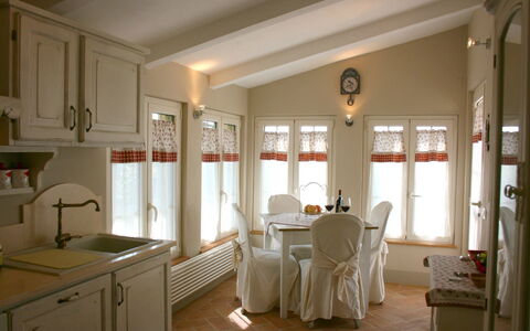 Casina Paradiso: Pièce, Propriété, Meubles, Design Intérieur, Bâtiment, Maison, Architecture, Plafond, Cuisine, Sol