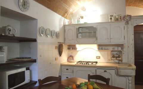 Appartamento Le Volte: Pièce, Propriété, Cuisine, Meubles, Comptoir, Cabinetry, Design Intérieur, Cuisinière, Maison, Bâtiment