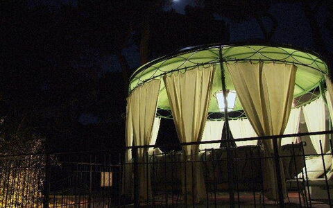 Villa Pineta: Nuit, Lumière, Architecture, Ciel, Le Fer, Arbre, Minuit, Bâtiment
