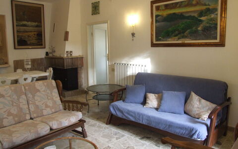 Villa Pineta: Pièce, Meubles, Salon, Propriété, Sol, Design Intérieur, Bâtiment, Mur, Canapé, Maison