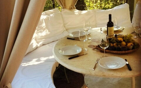 Villa La Quercia: Propriété, Pièce, Design Intérieur, Table, Meubles, Maison, Restaurant, Salle À Manger, Petit Déjeuner, Domicile