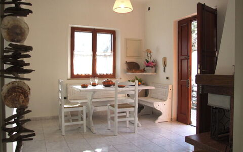 Villa Agrifogli: Pièce, Propriété, Meubles, Design Intérieur, Sol, Bâtiment, Maison, Table, Salle À Manger, Architecture