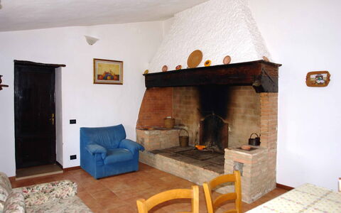 Tenuta Il Tresto: Pièce, Propriété, Foyer, Maison, Bâtiment, Meubles, Salon, Immobilier, Design Intérieur, Maconnerie Four