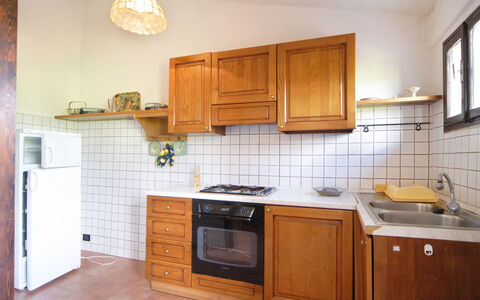 Tenuta Il Tresto: Cabinetry, Pièce, Comptoir, Propriété, Meubles, Cuisine, Design Intérieur, Bâtiment, Sol, Tuile