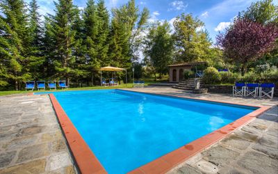Becarino 2, Poppi: Piscine, Propriété, Immobilier, Loisir, Maison, Vacances, Bâtiment, Herbe, Arbre, Biens
