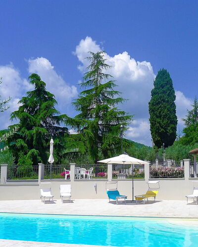 Villa Gaville: Piscine, Propriété, Paysage Naturel, Immobilier, Loisir, Bâtiment, Maison, Arbre, Recours, Zone Résidentielle