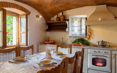 Villa La Fragola: Pièce, Propriété, Comptoir, Cuisine, Meubles, Bâtiment, Maison, Design Intérieur, Domicile, Cabinetry